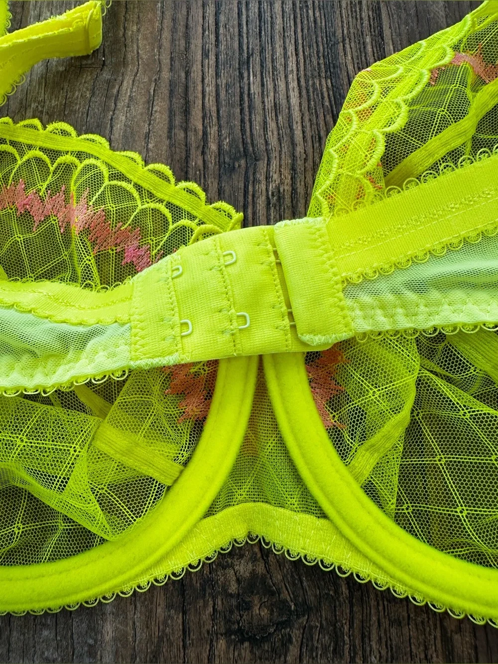 Freya bright neon